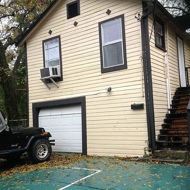 Building Photo - 4223 Marina St