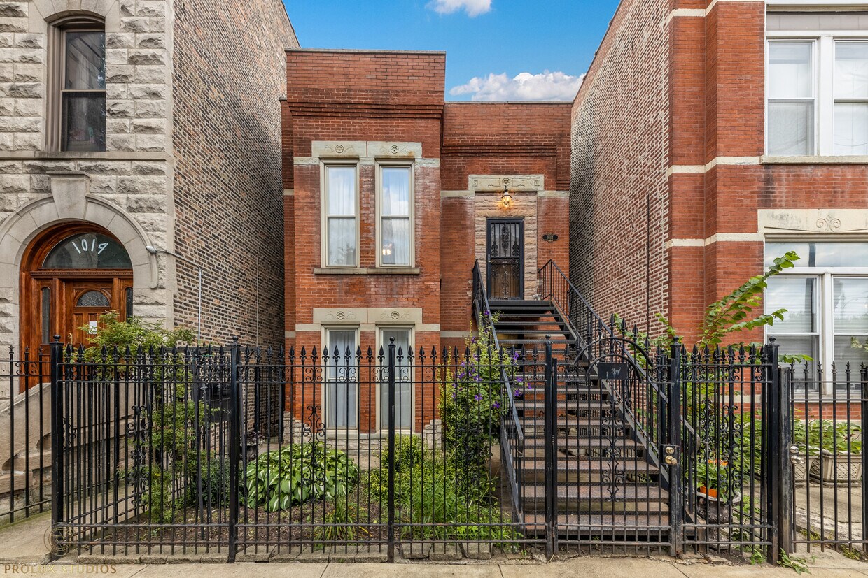Primary Photo - 1012 S Oakley Blvd