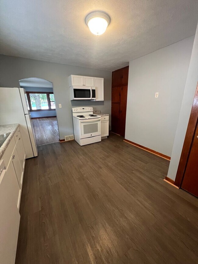 Foto del edificio - Spacious 2 bedroom home!