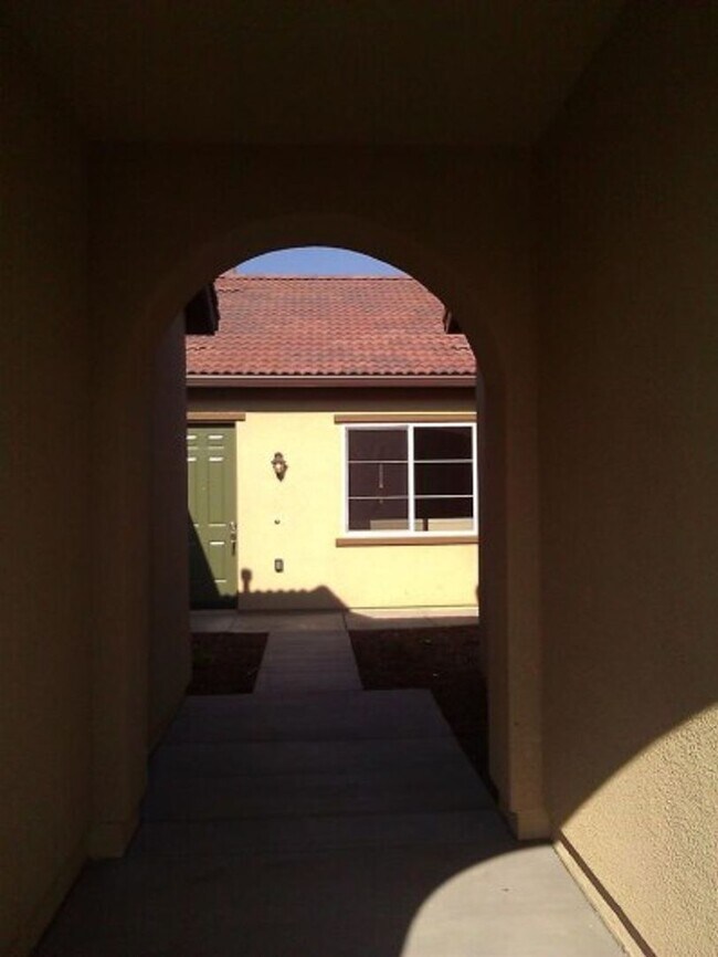 Foto del edificio - Beautiful 2014 Built Home - 5 bed 4 bath i...
