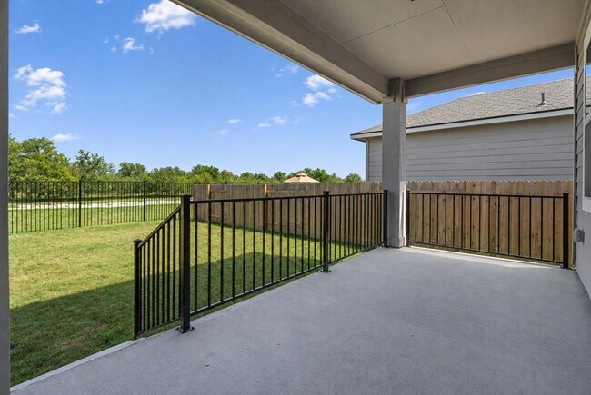 Building Photo - 453 Gaida Loop