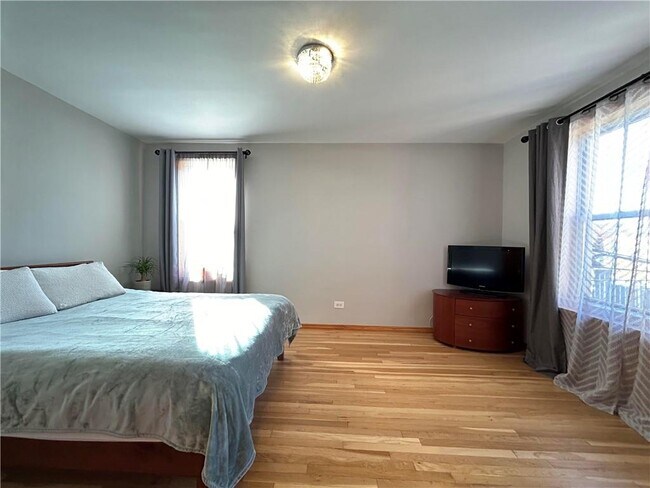 Foto del edificio - 3203 Nostrand Ave