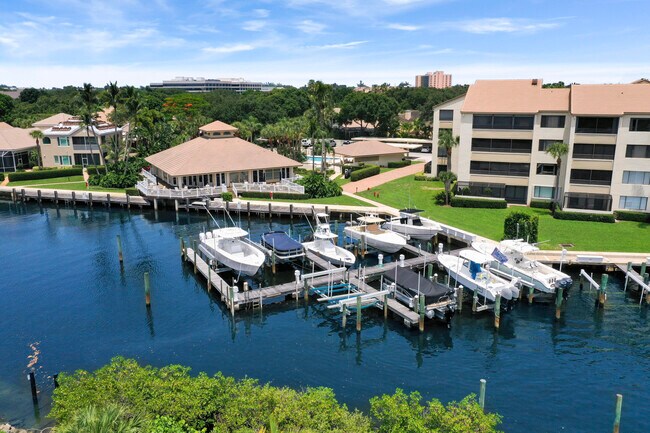 Building Photo - 817 Oak Harbour Dr