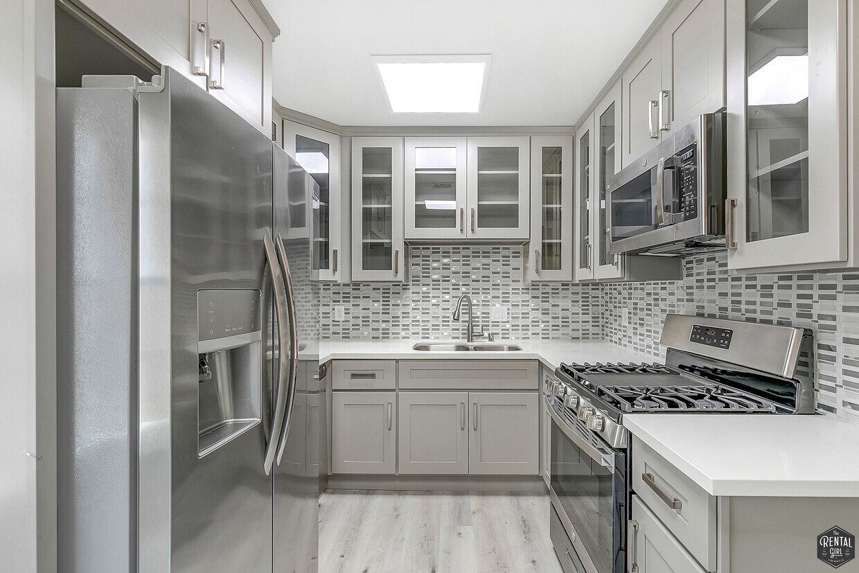Foto principal - 8613 1/2 W. Olympic Blvd-