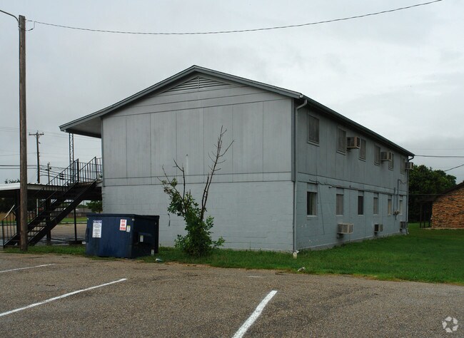 Foto del edificio - 905 N Main St