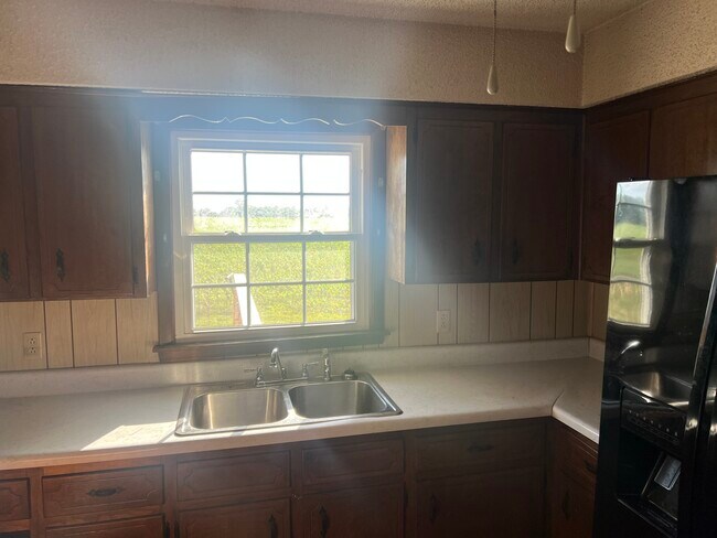 Foto del edificio - 4103 Happy Valley Rd