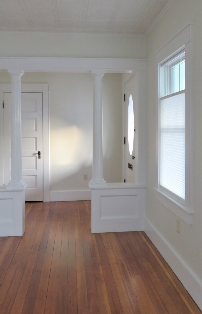 Entry hall closet is 5' deep: Storage!!! - 21 Courtland St