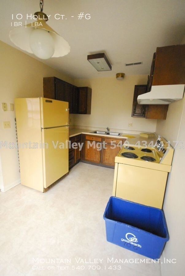 Building Photo - Convenient to shopping & JMU