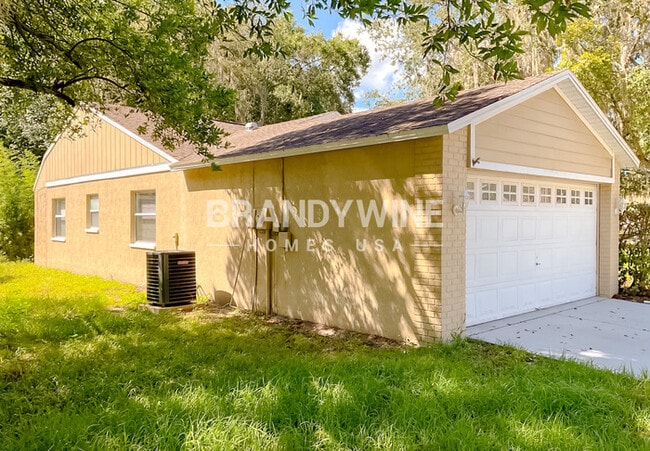 Building Photo - 8122 Hathaway Dr