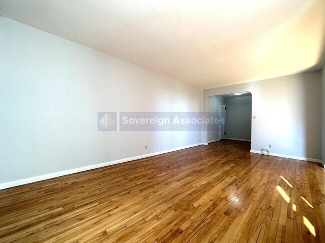 Foto del edificio - 0 bedroom in BRONX NY 10463