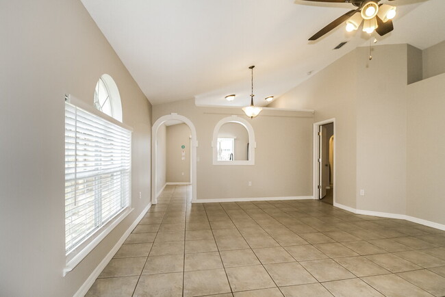 Building Photo - 8706 Claiborne Ct
