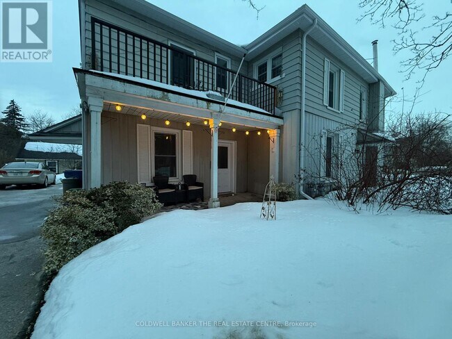 Building Photo - 59 A Wellington St E