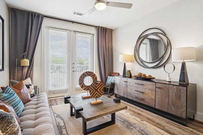 Living room with hard surface flooring - Avalon Castle Hills