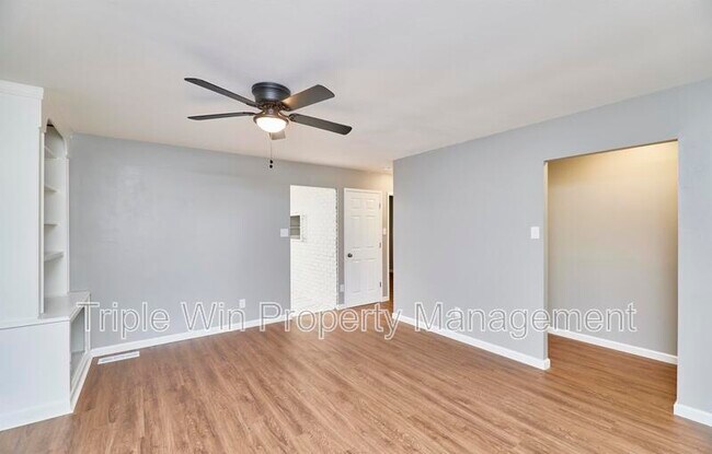 Foto del edificio - 2400 E Humes Ln