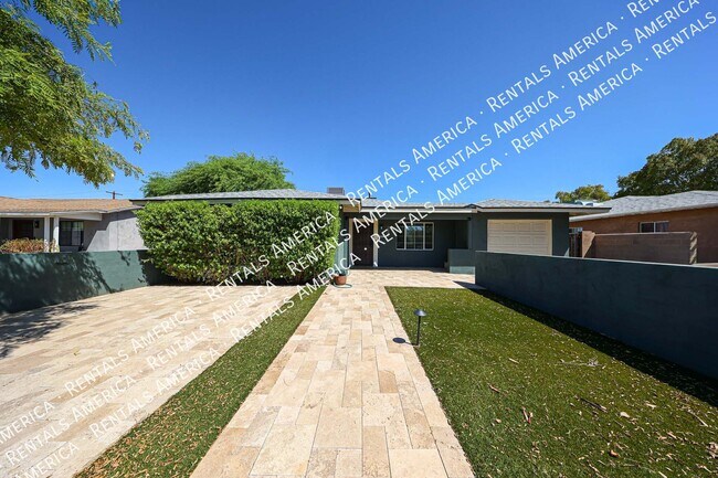 Building Photo - 1310 W Glenrosa Ave