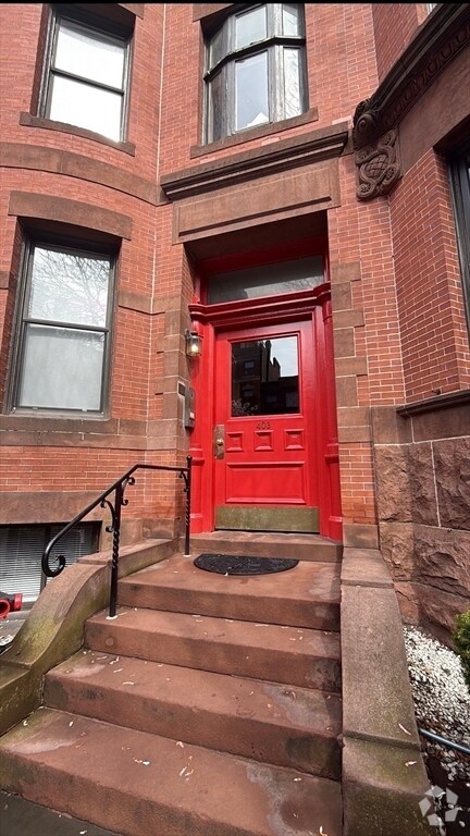 Building Photo - 403 Marlborough St
