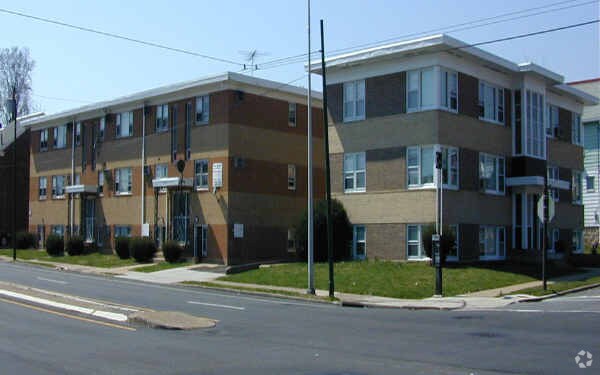 Primary Photo - Stanwood Apartments
