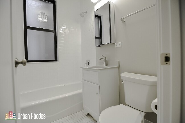 Foto del edificio - 816 W Lakeside Pl