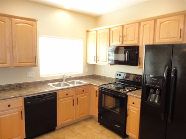 Foto del edificio - 1593 E Megan Dr