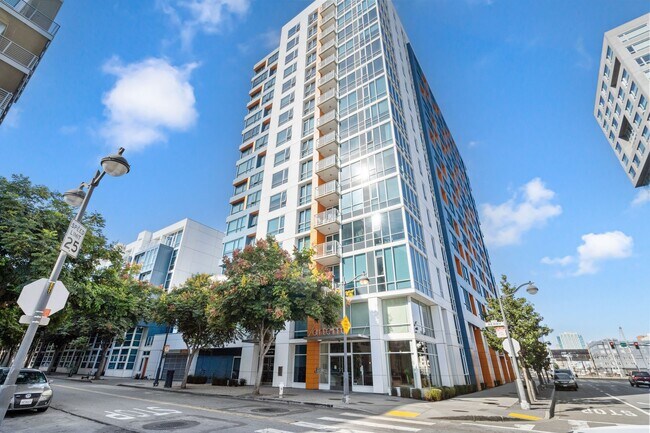 Foto del edificio - 300 Berry St