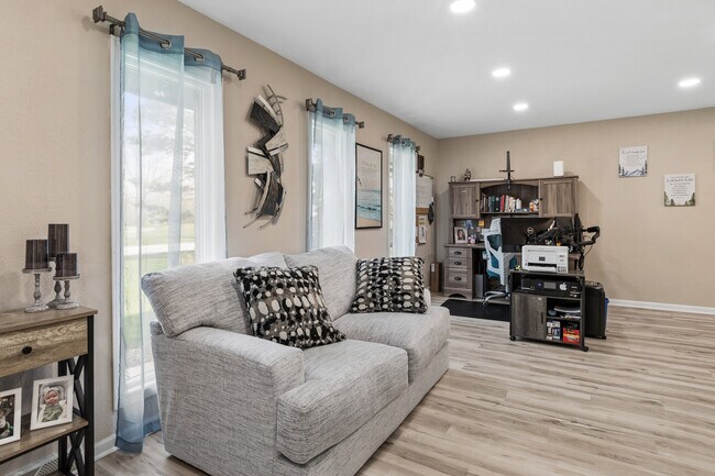 Foto del edificio - 407 Greenfield Rd