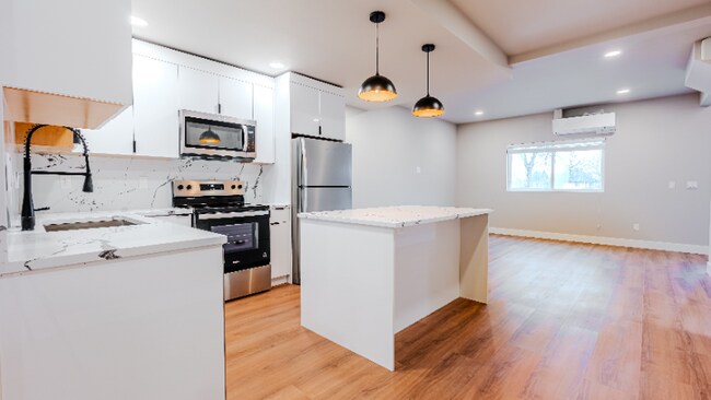 Building Photo - 2106 Oakes Ave