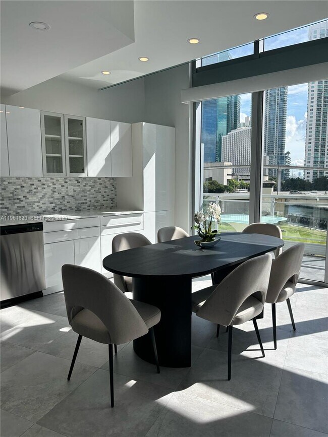 Foto del edificio - 92 SW 3rd St