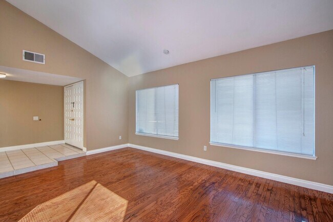 Foto del edificio - 17016 Matinal Rd