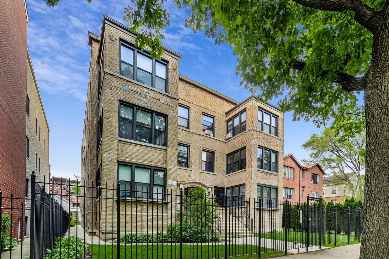 Foto principal - 4442 N Magnolia Ave