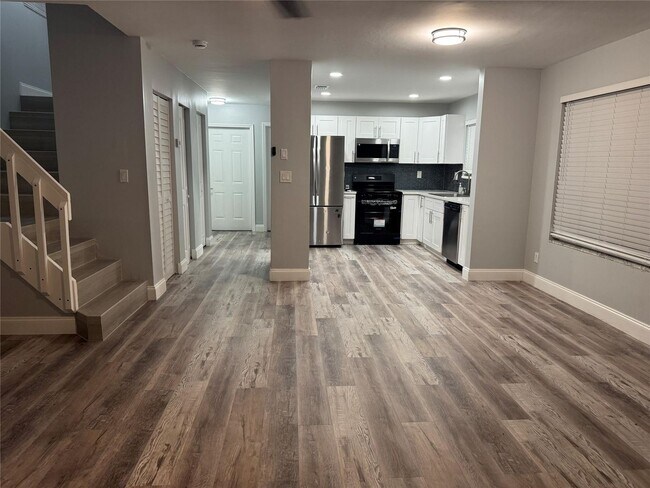 Building Photo - 5516 NW 22nd St