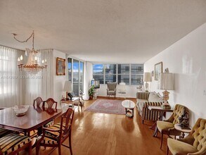 Building Photo - 18051 Biscayne Blvd