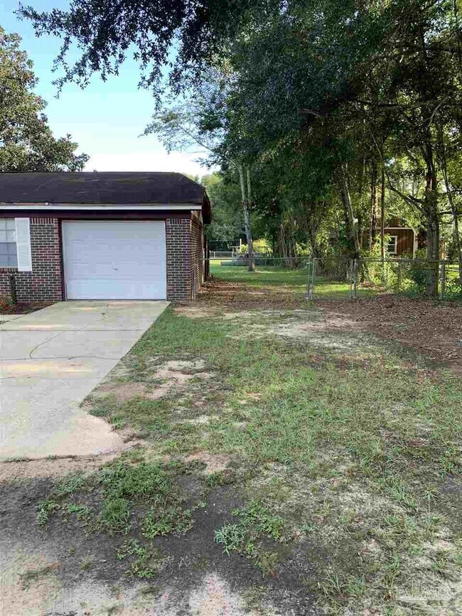 Building Photo - 4240 Del Almirante St