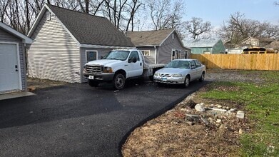 Building Photo - 41270 N Bayside Dr