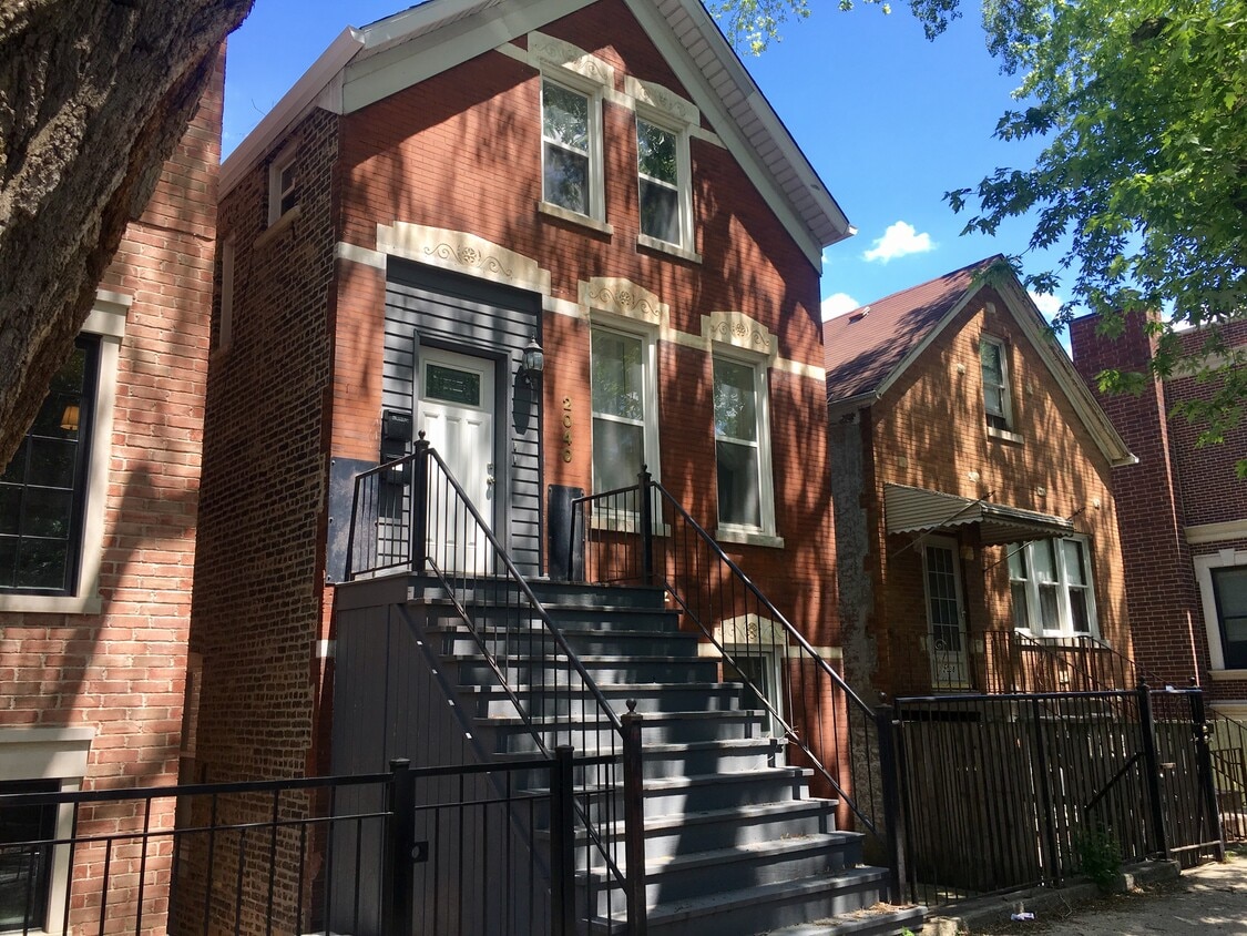 Primary Photo - 2040 W McLean Ave