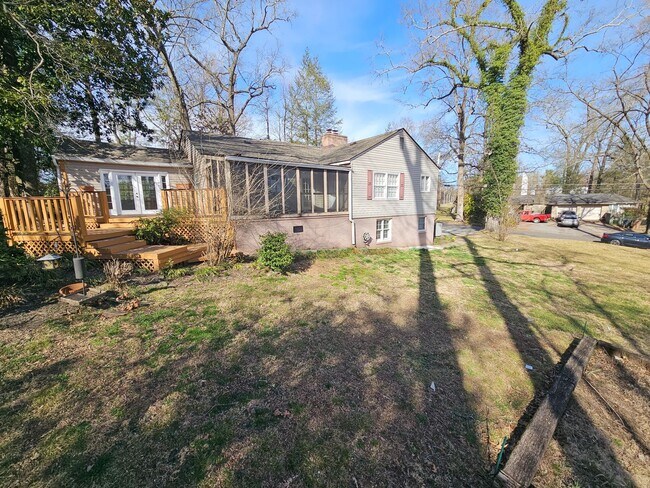 Building Photo - Knoxville 37919 - Short Term Lease option ...