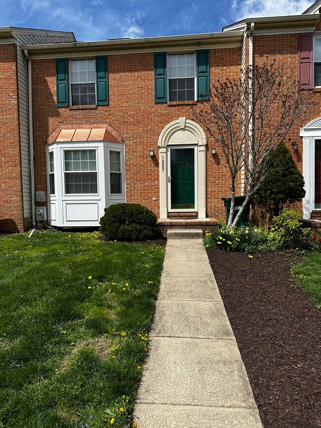 Photo - 1227 Athens Ct Townhome