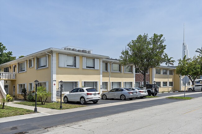 Building Photo - 5700 NE 22nd Way