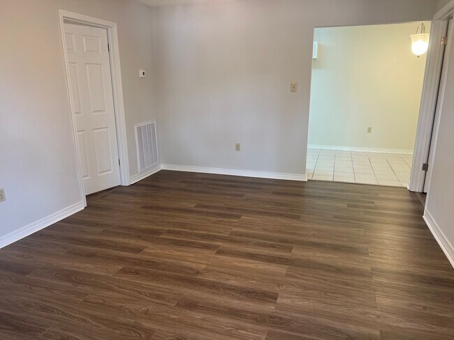 Sala de estar - 6377 Quin Dr