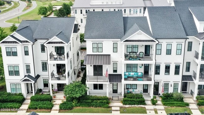 Welcome to Riverlights, a stunning waterfront community in Wilmington, NC - Welcome to Riverlights, a stunning waterfront community in Wilmington, NC Apartment