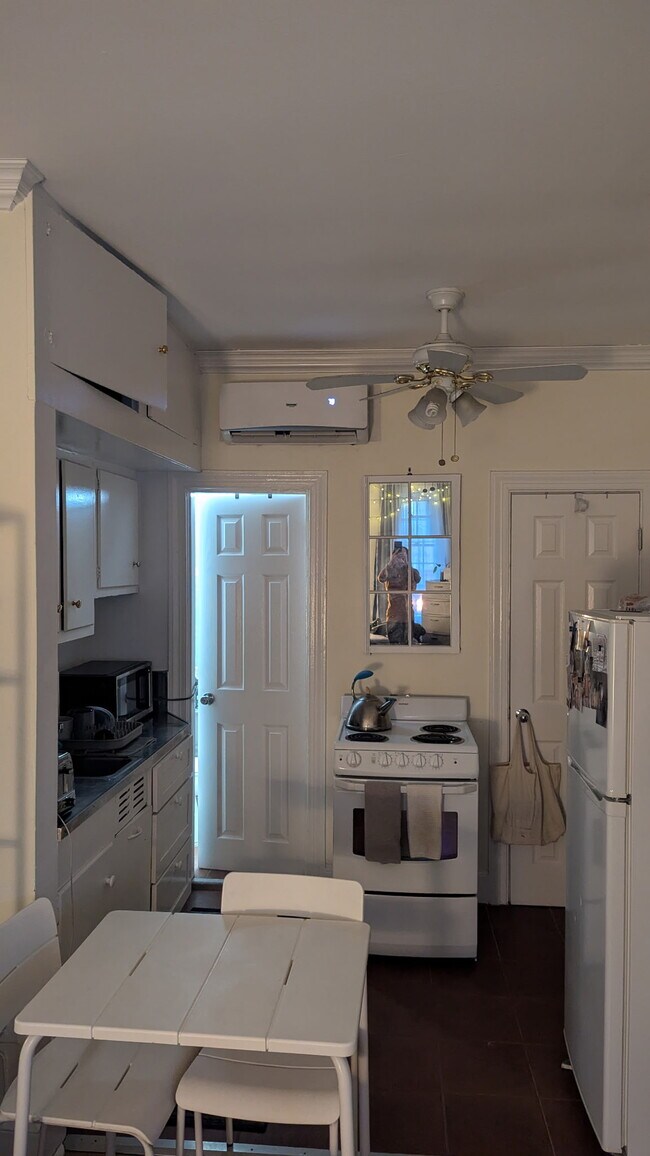 Foto del edificio - 1666 32nd St NW