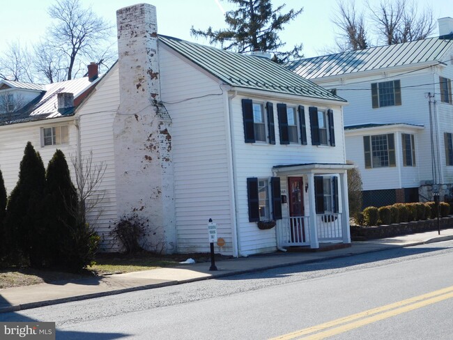 Building Photo - 105 E Congress St