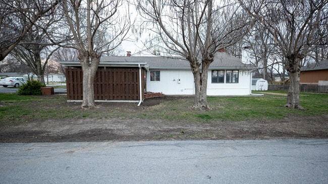 Building Photo - 514 Minnie Ave