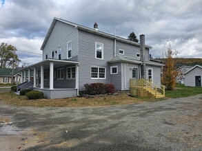 Building Photo - 464 Main St