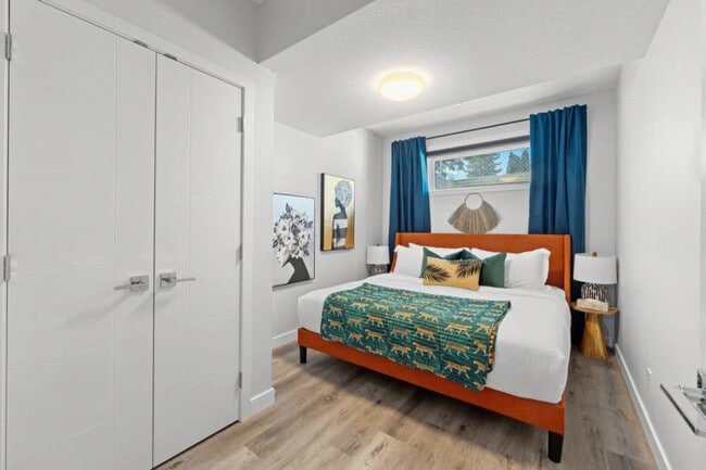 Building Photo - 15803-15897 97 Ave NW