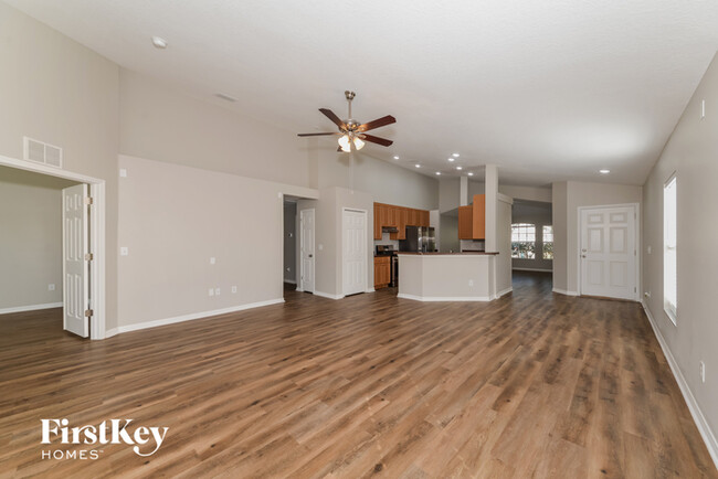 Building Photo - 6528 Bridgecrest Dr