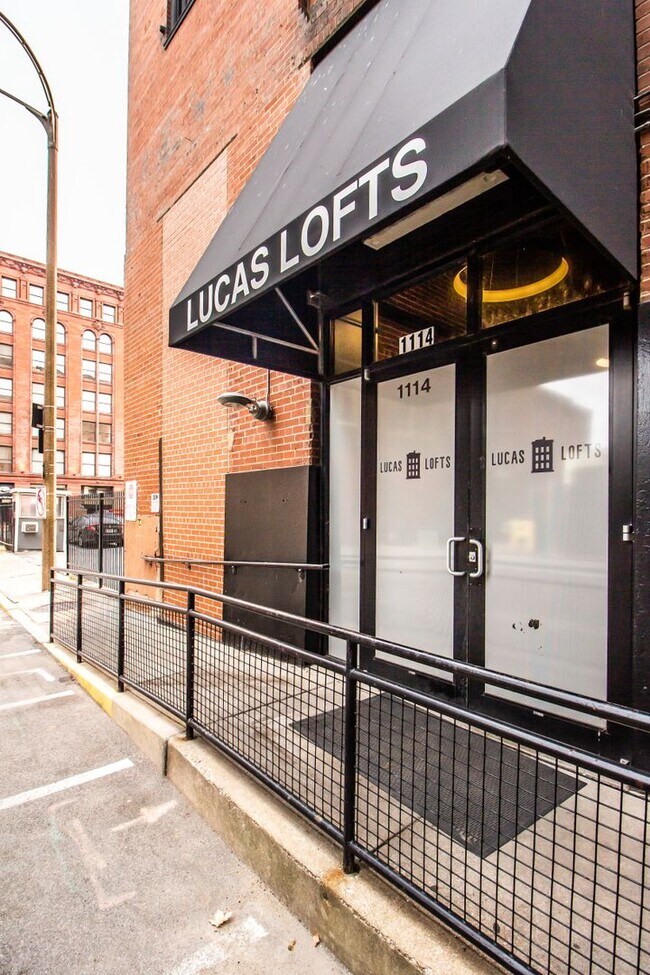 Foto del edificio - Gorgeous Studio-style Loft-Ask About our Move in Special!!!