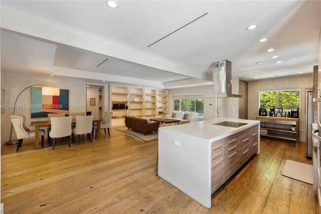 Foto del edificio - 651 NE 52nd Terrace