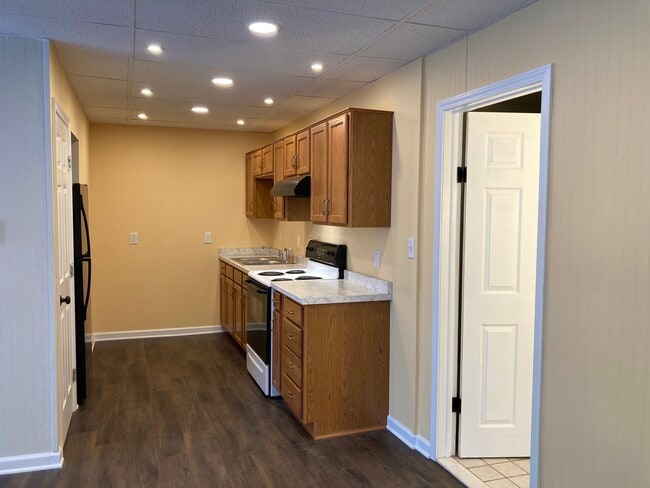 Kitchen - 109 E Main St