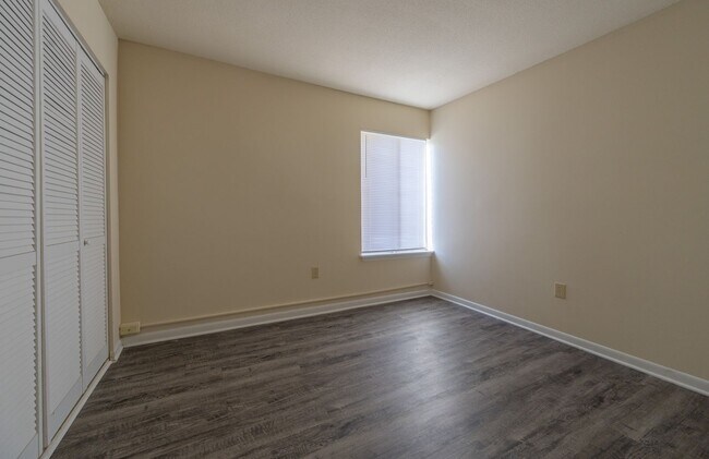 Foto del edificio - Coming Soon!  2 Bedroom Condo In CHAPEL HILL!