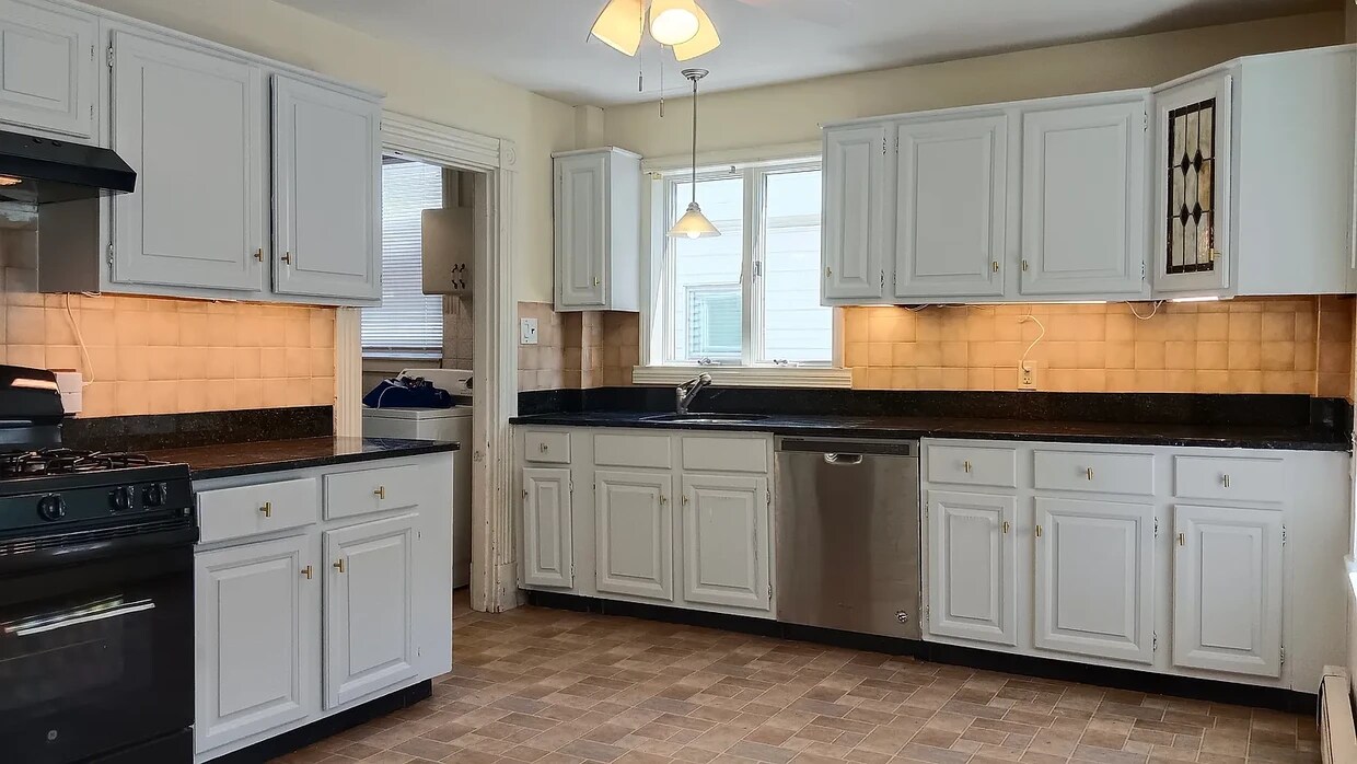 Foto principal - 52 Crescent Ave